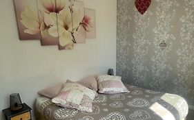 chambre et salle de bain indépendantes à 200m de la plage de Fabrégas